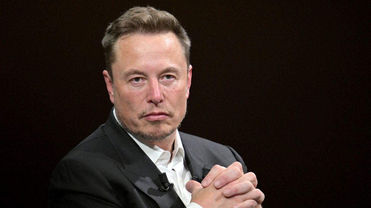 Musk si utahoval ze Zelenského, sklidil za to kritiku